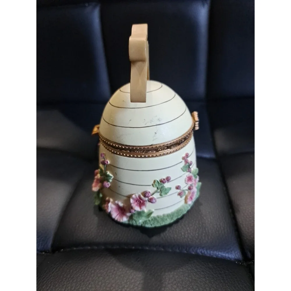 Artisan‎ Flair Bunny Hinged Trinket Box Miss Heather's Hollyhock Gardens Flowers